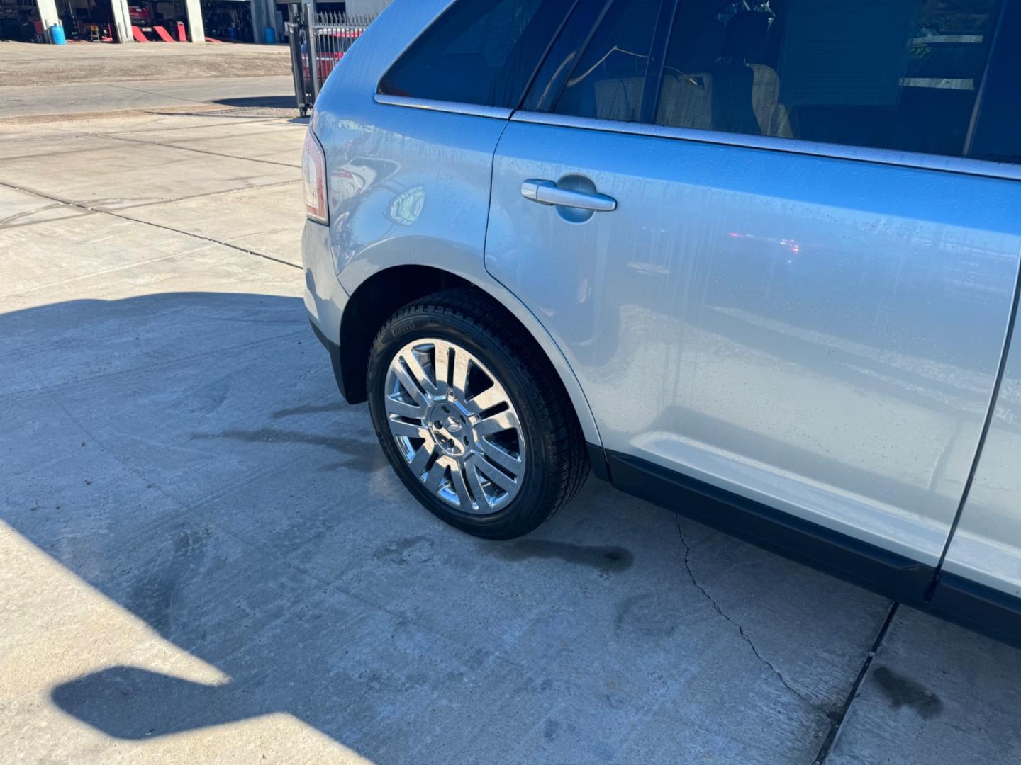 2008 Blue /tan Ford Edge , located at 2190 Hwy 95, Bullhead City, AZ, 86442, (928) 704-0060, 0.000000, 0.000000 - 2008 ford edge limited. leather moonroof. 20 in wheels. only $6995. we finance. runs great cold a/c bluetooth. etc. - Photo#4